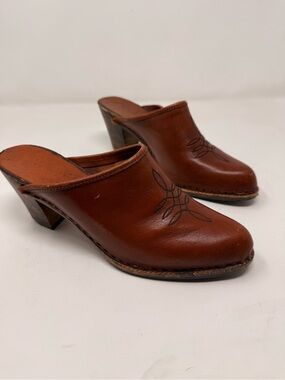 Vintage 70s Leather Clogs Mules Western Cottagecore Prairie Size 9.6 Hippie